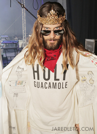 Illustration for article titled Jared Leto makes it easier than it ostensibly was to dress like Jared Leto